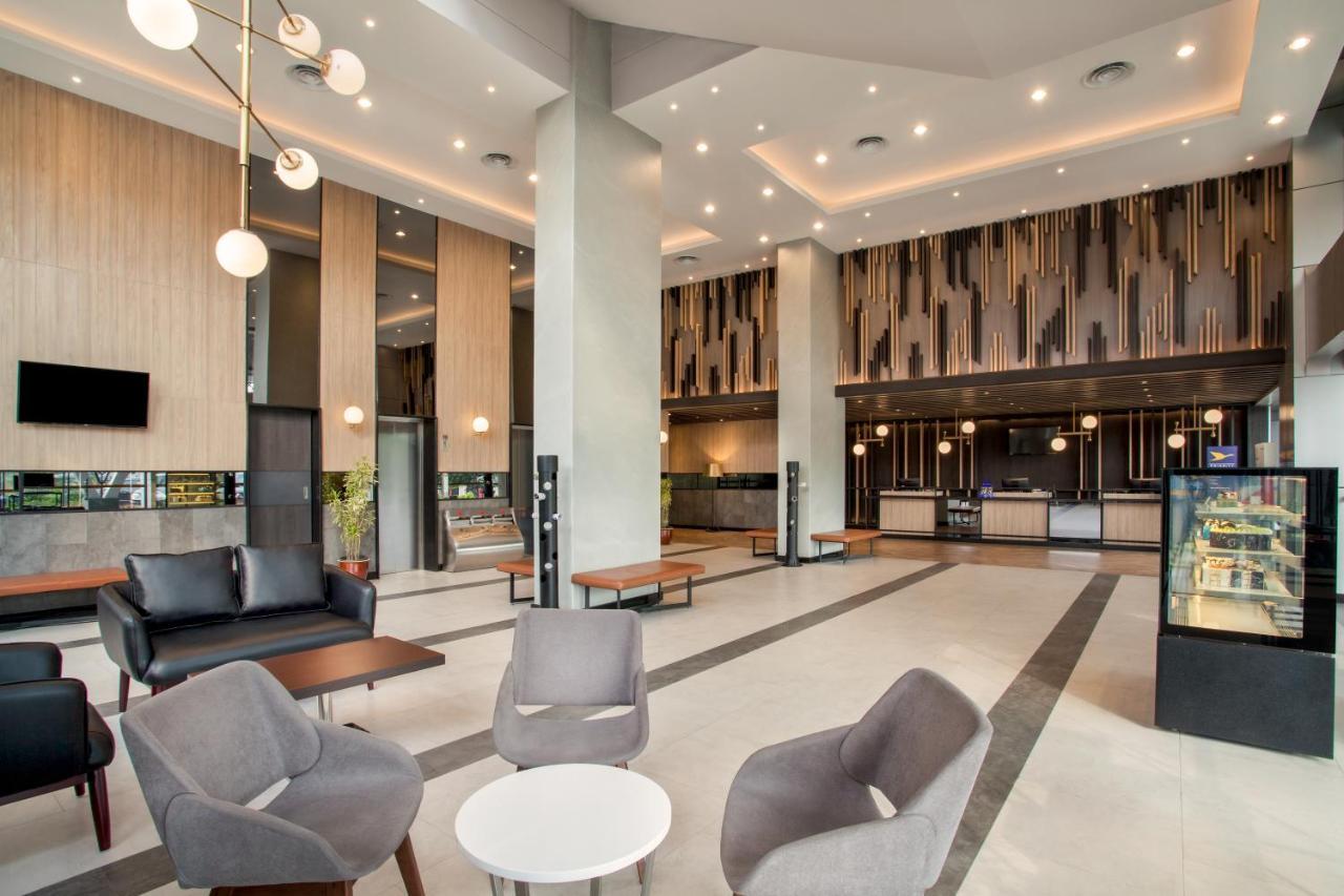 Ibis Pontianak City Center Eksteriør bilde