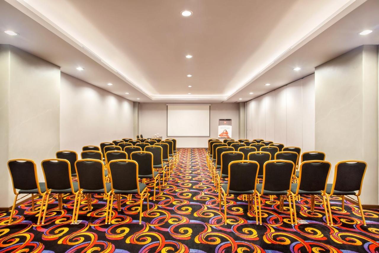 Ibis Pontianak City Center Eksteriør bilde